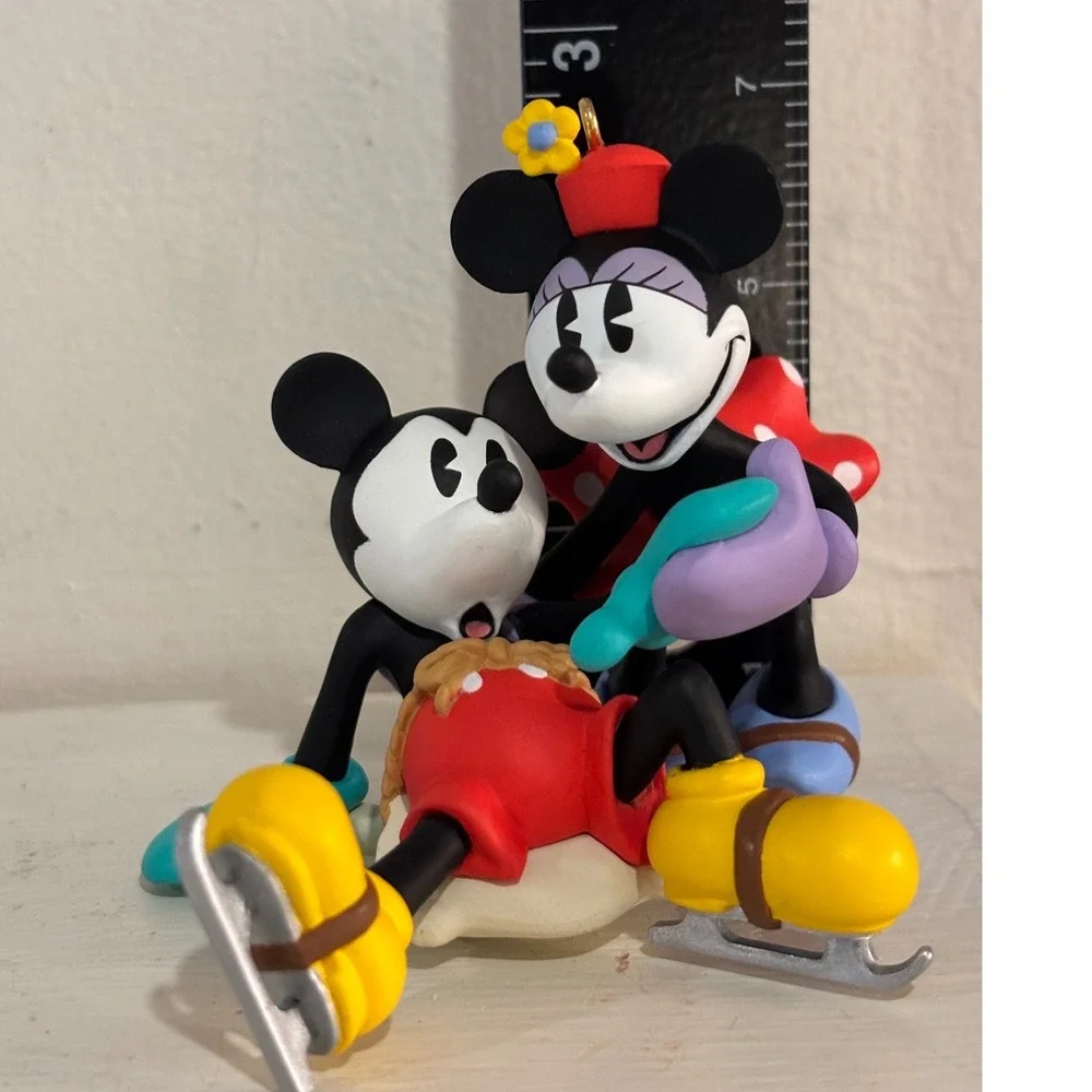 Hallmark‎ Keepsake 1997 Mickey Minnie Mouse New Pair of Skates Ornament QXD4032